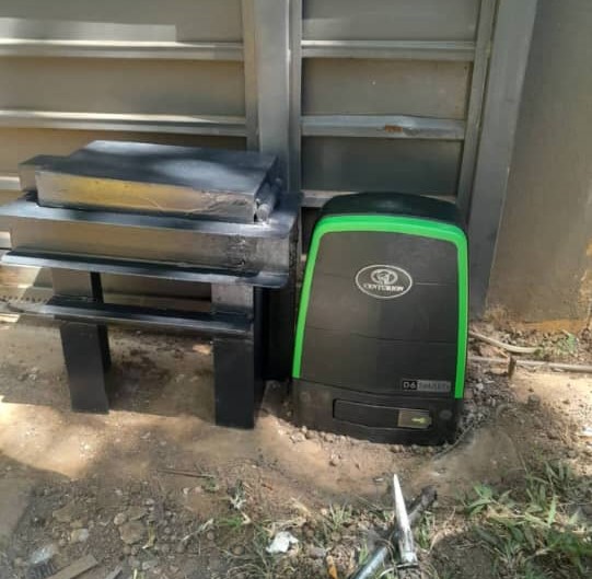 Gate motor installation